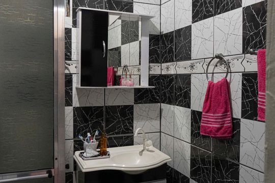 Banheiro de casa à venda com 3 quartos, 144m² em Santos Dumont, São Leopoldo