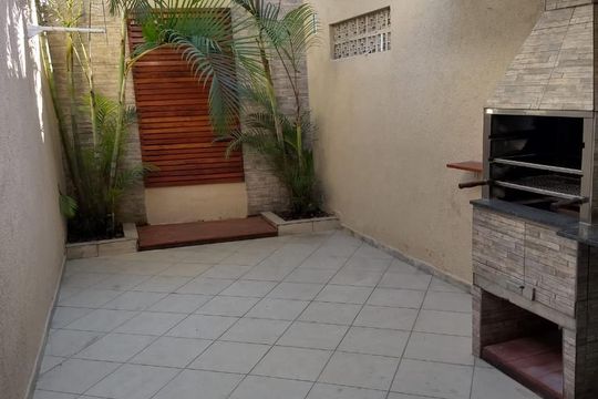 Churrasqueira de casa para alugar com 2 quartos, 140m² em Parque Assunção, Taboão da Serra