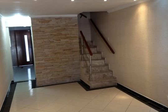 Casa para alugar com 2 quartos, 140m² em Parque Assunção, Taboão da Serra