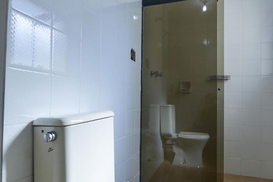 Banheiro da Suíte de apartamento à venda com 3 quartos, 147m² em Alphaville Industrial, Barueri