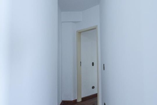 Corredor de acesso a Suíte de apartamento à venda com 3 quartos, 147m² em Alphaville Industrial, Barueri