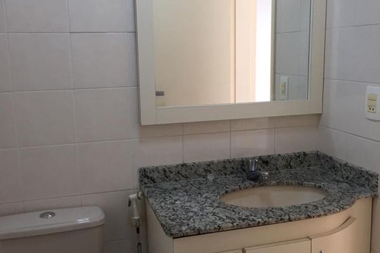 Banheiro Social de apartamento para alugar com 2 quartos, 68m² em Santo Antônio, São Caetano do Sul