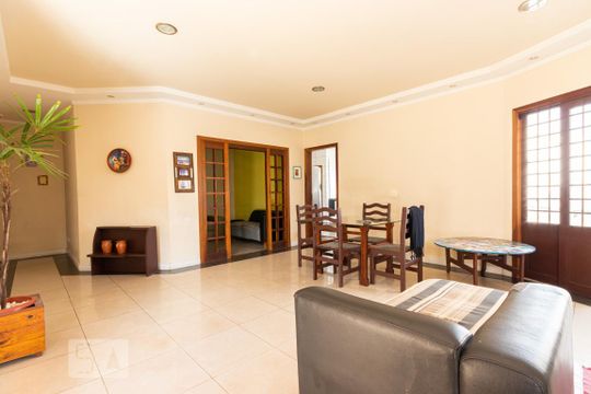 Casa à venda com 3 quartos, 200m² em Vila Ré, São Paulo