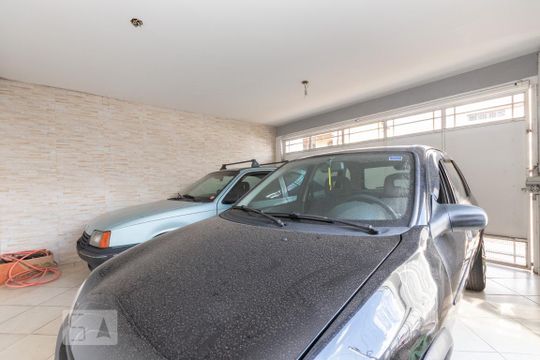Garagem  de casa à venda com 3 quartos, 200m² em Vila Ré, São Paulo