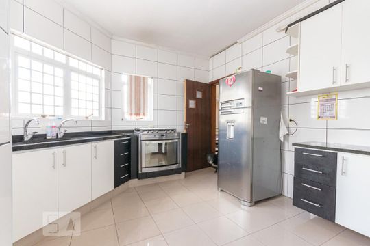Cozinha de casa à venda com 3 quartos, 200m² em Vila Ré, São Paulo