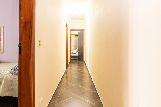 Corredor de casa à venda com 3 quartos, 200m² em Vila Ré, São Paulo