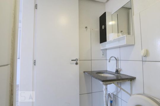 Banheiro de apartamento à venda com 2 quartos, 52m² em Taquara, Rio de Janeiro