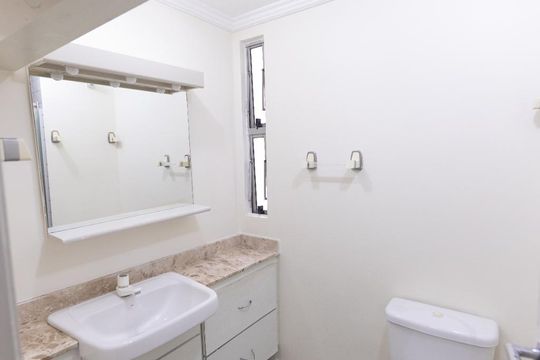 Banheiro Social de apartamento à venda com 3 quartos, 65m² em Vila Carrão, São Paulo