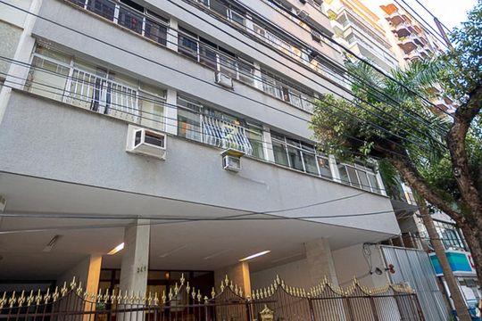 Fachada de apartamento à venda com 2 quartos, 60m² em Icaraí, Niterói