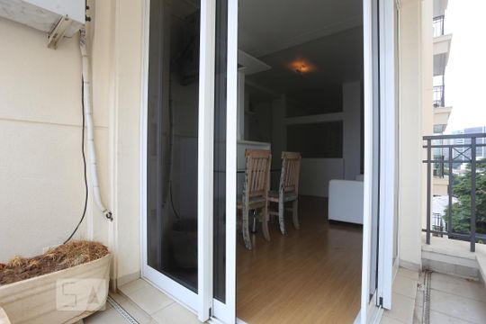 Varanda de kitnet/studio para alugar com 1 quarto, 50m² em Consolação, São Paulo