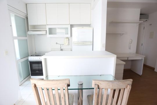 Cozinha de kitnet/studio para alugar com 1 quarto, 50m² em Consolação, São Paulo