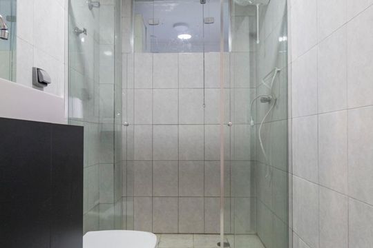 Banheiro Social de apartamento à venda com 2 quartos, 82m² em Mirandópolis, São Paulo