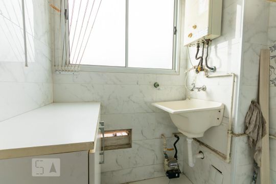 Área de serviço de apartamento para alugar com 2 quartos, 46m² em Cangaíba, São Paulo