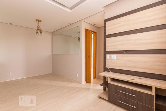 Sala de apartamento para alugar com 2 quartos, 46m² em Cangaíba, São Paulo