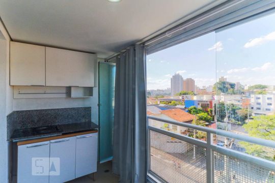 Varanda de kitnet/studio para alugar com 1 quarto, 26m² em Campo Belo, São Paulo