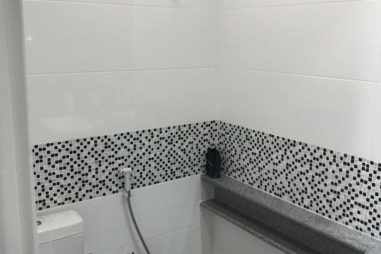 Banheiro de apartamento à venda com 4 quartos, 240m² em Barra da Tijuca, Rio de Janeiro