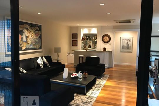 Sala de apartamento à venda com 4 quartos, 240m² em Barra da Tijuca, Rio de Janeiro