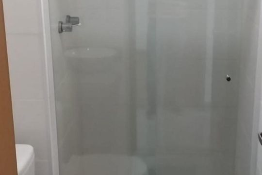 Banheiro de apartamento à venda com 2 quartos, 43m² em Jardim Íris, São Paulo