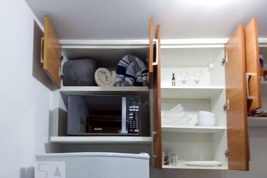 Cozinha de kitnet/studio para alugar com 1 quarto, 28m² em Consolação, São Paulo