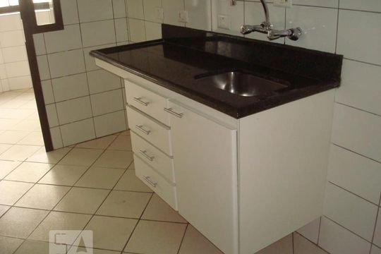 Cozinha de apartamento para alugar com 2 quartos, 65m² em Vila Mariana, São Paulo