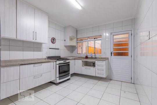 Cozinha de casa à venda com 3 quartos, 250m² em Vila Guilhermina, São Paulo
