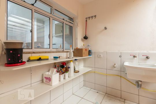 Área de serviço de casa à venda com 3 quartos, 250m² em Vila Guilhermina, São Paulo
