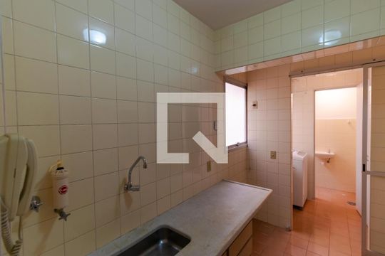 Cozinha de apartamento à venda com 1 quarto, 54m² em Botafogo, Campinas