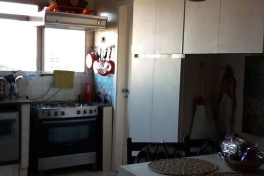 Cozinha de apartamento à venda com 3 quartos, 153m² em Vila Andrade, São Paulo