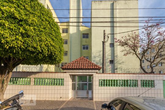 Fachada de apartamento à venda com 3 quartos, 56m² em Conjunto Habitacional Padre José de Anchieta, São Paulo