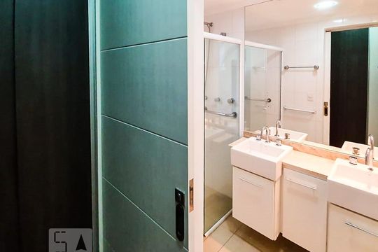 Banheiro de apartamento à venda com 3 quartos, 129m² em Consolação, São Paulo