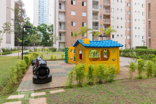 Playground infantil de apartamento para alugar com 2 quartos, 60m² em Jardim Flor da Montanha, Guarulhos