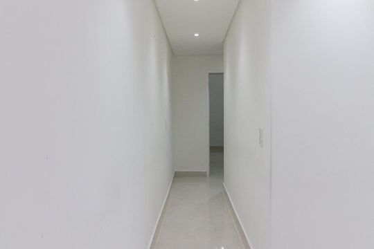 Corredor de apartamento para alugar com 2 quartos, 60m² em Jardim Flor da Montanha, Guarulhos