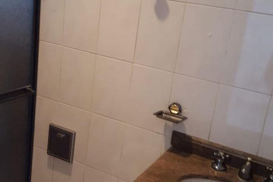 Banheiro de casa para alugar com 3 quartos, 180m² em Penha de França, São Paulo