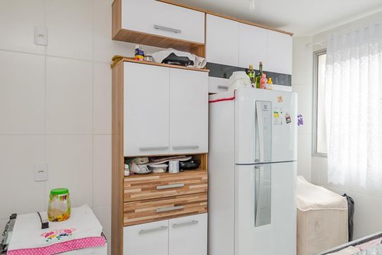 Cozinha de apartamento para alugar com 2 quartos, 45m² em Cinquentenário, Belo Horizonte