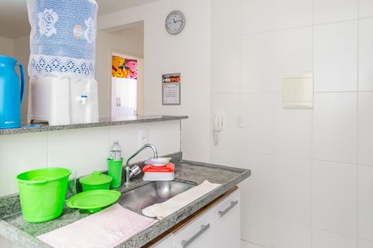Cozinha de apartamento para alugar com 2 quartos, 45m² em Cinquentenário, Belo Horizonte