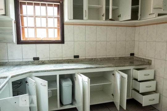 Cozinha de casa à venda com 3 quartos, 220m² em Vila Taquari, São Paulo