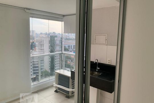 Sacada de kitnet/studio para alugar com 0 quarto, 37m² em Indianópolis, São Paulo