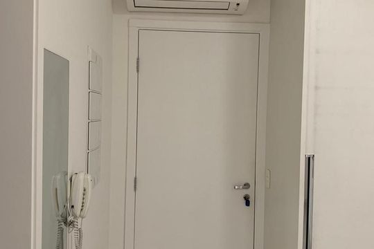 Corredor de kitnet/studio para alugar com 0 quarto, 37m² em Indianópolis, São Paulo