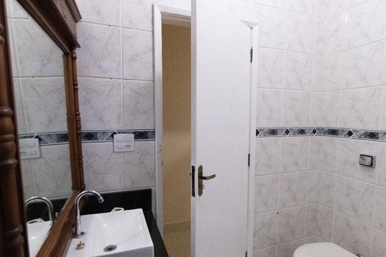 Banheiro Social de casa à venda com 3 quartos, 169m² em Jardim Avelino, São Paulo