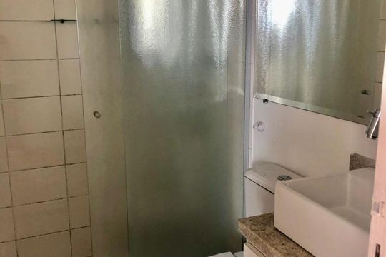 Banheiro de apartamento à venda com 3 quartos, 65m² em Centro, Diadema
