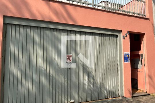 Fachada da casa de casa à venda com 3 quartos, 240m² em Vila Romana, São Paulo