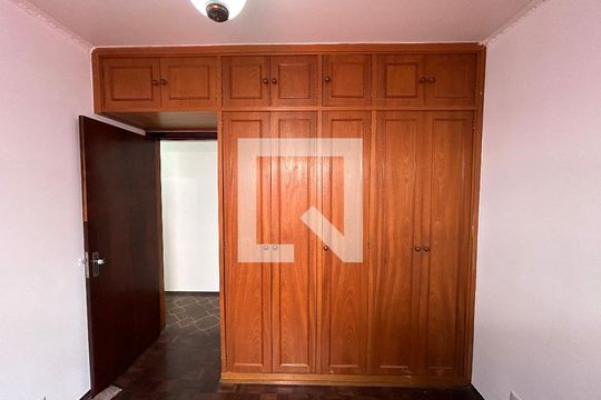 Suite de casa à venda com 3 quartos, 240m² em Vila Romana, São Paulo