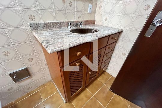 Banheiro da Suíte de casa à venda com 3 quartos, 240m² em Vila Romana, São Paulo