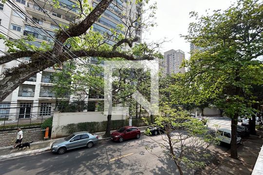 Vista da varanda da sala de casa à venda com 3 quartos, 240m² em Vila Romana, São Paulo