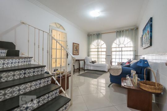 Casa para alugar com 4 quartos, 180m² em Jardim Novo Santo Amaro, São Paulo