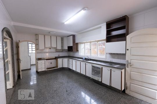 Cozinha de casa para alugar com 4 quartos, 500m² em Jardim Haia do Carrão, São Paulo