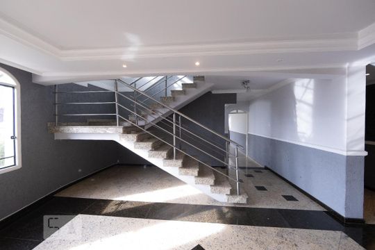 Sala de casa para alugar com 4 quartos, 500m² em Jardim Haia do Carrão, São Paulo
