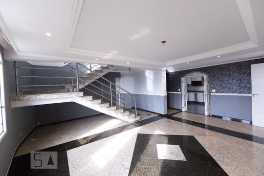 Sala de casa para alugar com 4 quartos, 500m² em Jardim Haia do Carrão, São Paulo