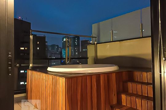 Varanda com Jacuzzi de kitnet/studio à venda com 1 quarto, 56m² em Vila Mariana, São Paulo