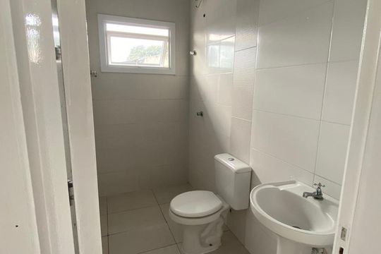 Casa de Condomínio à venda com 2 quartos, 56m² em Niterói, Canoas